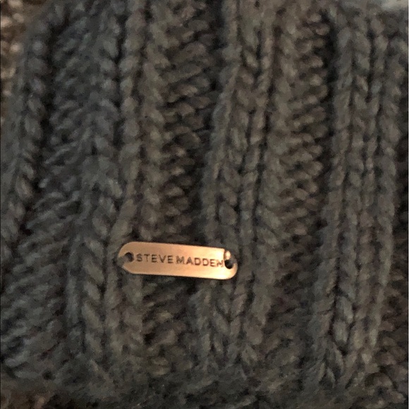 Steve Madden Hat and Mitten set - Picture 2 of 3